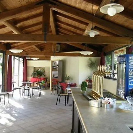 Ξενοδοχείο Pini 3*